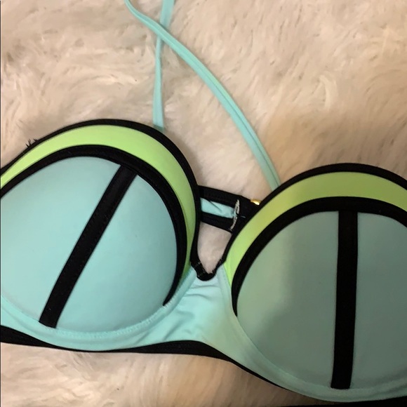 Bra: L Bottom: M - Picture 2 of 5